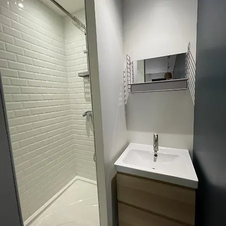 Quiet - Close To Metro Saint Michel * Тулуза