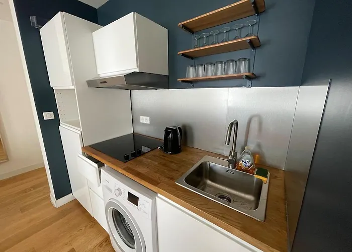 Quiet - Close To Metro Saint Michel Apartment